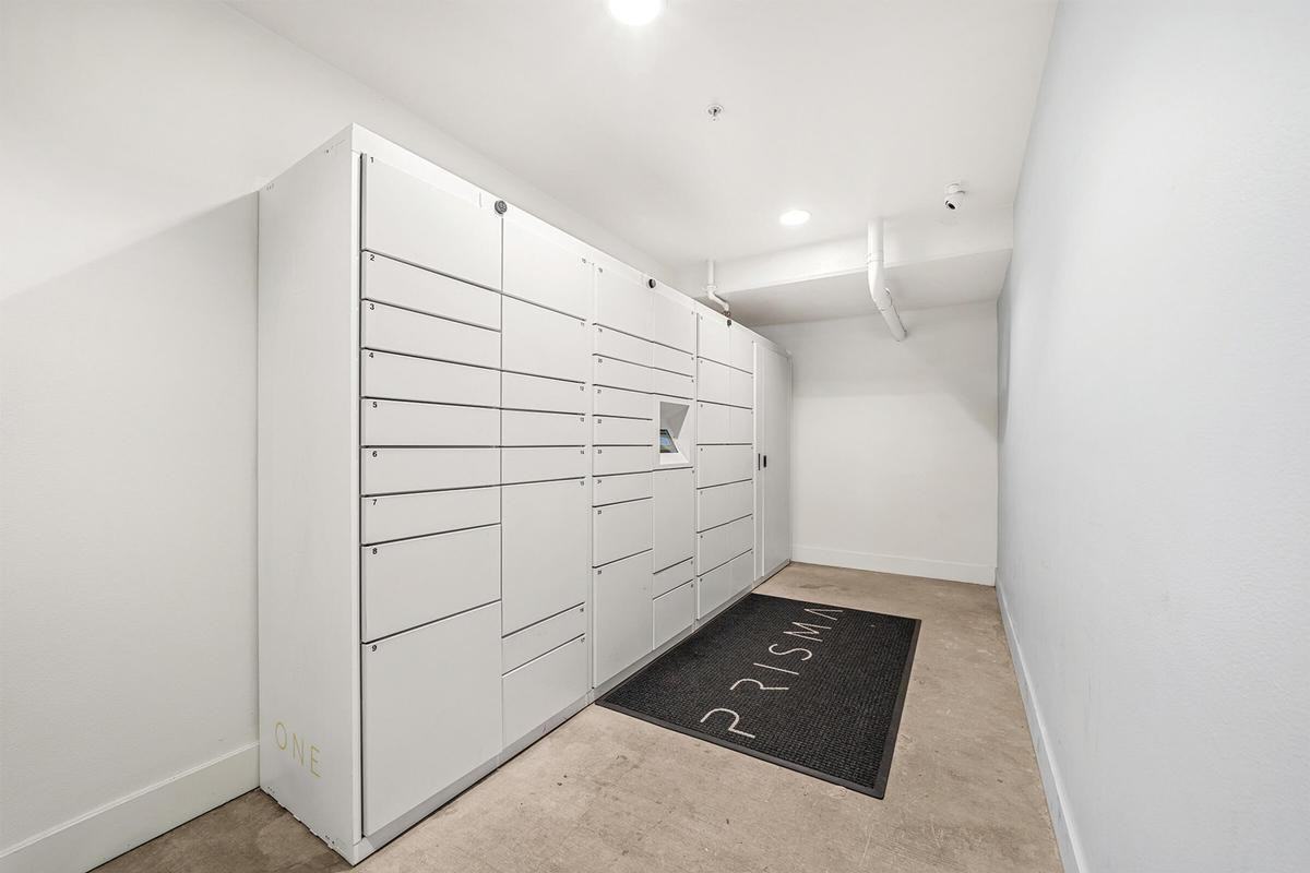 301 E Jeanette Ln - Photo 2 of 36