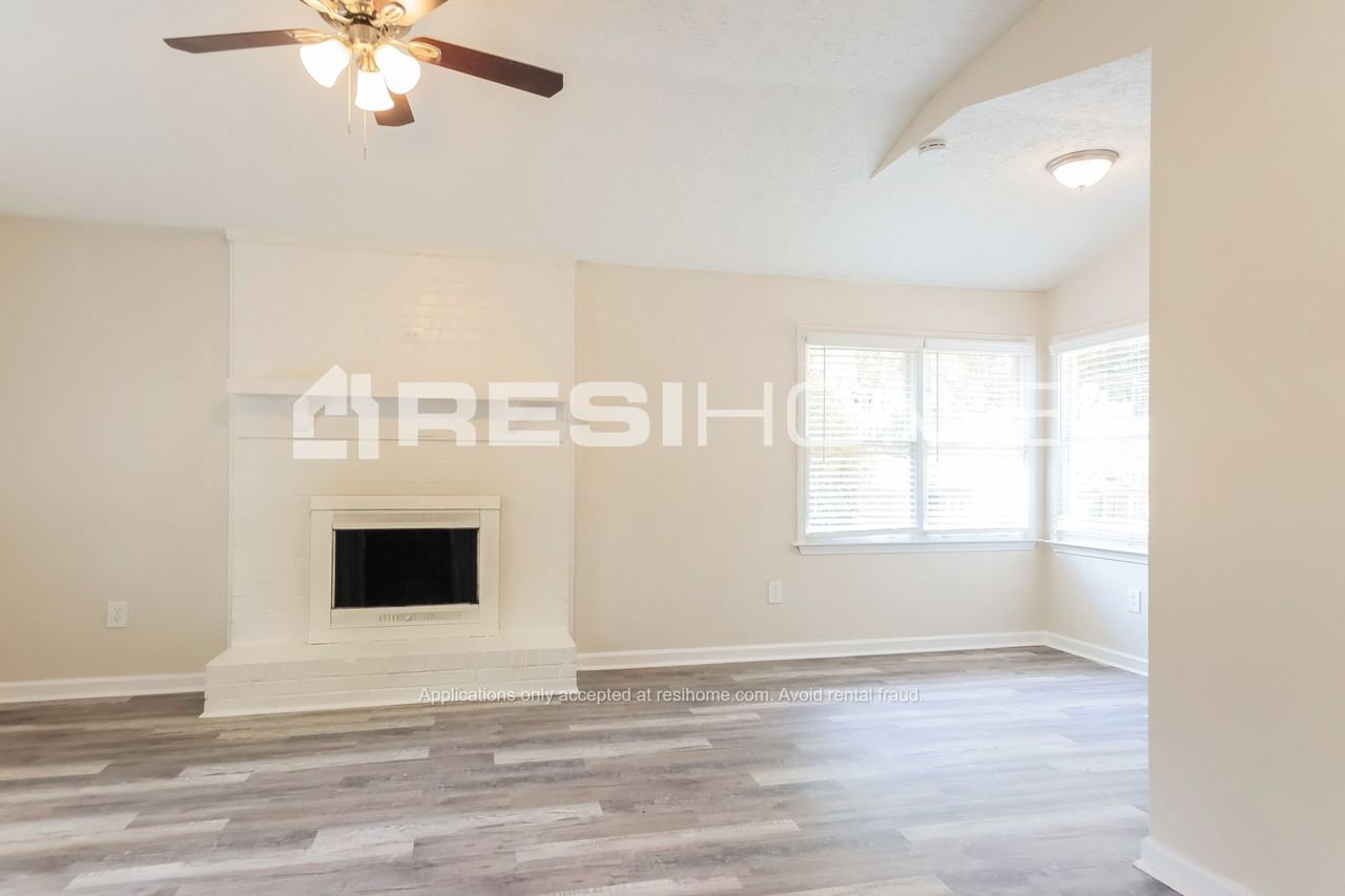 1591 Sugarmaple Ln Sw - Photo 3 of 23