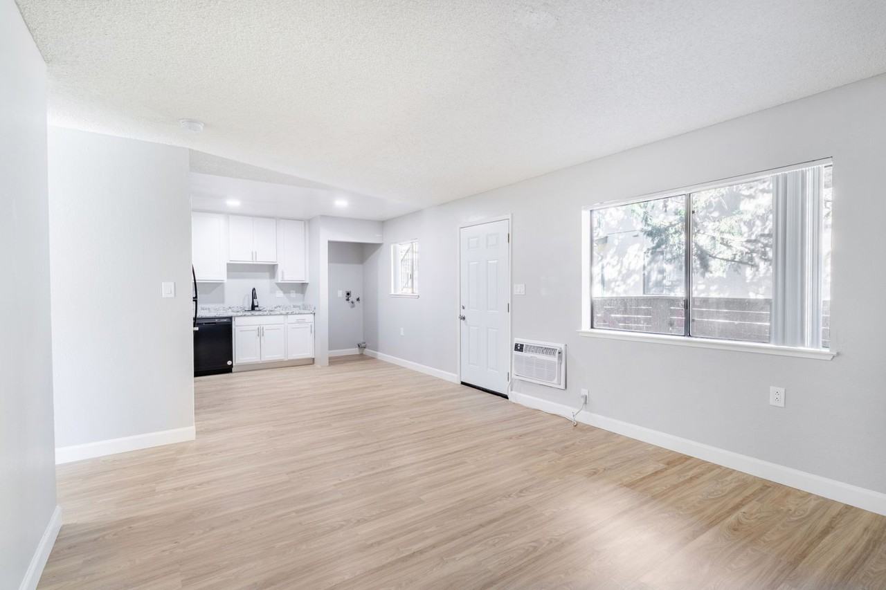 The Lotus At Midtown - Photo 4 of 61