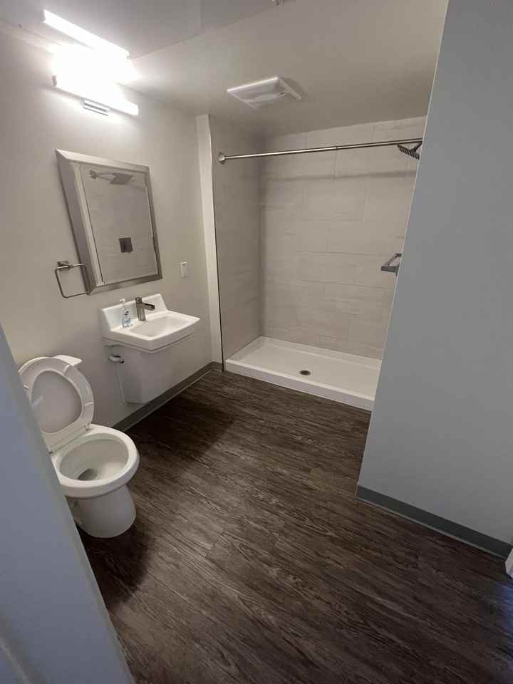 2828 Broadway - 20 #20 - Photo 3 of 14