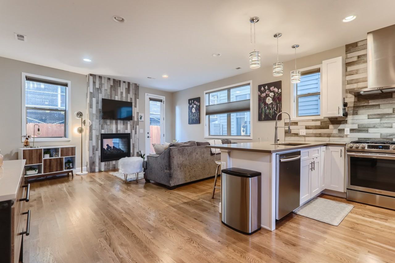 1261 Perry St #1 - Photo 3 of 20