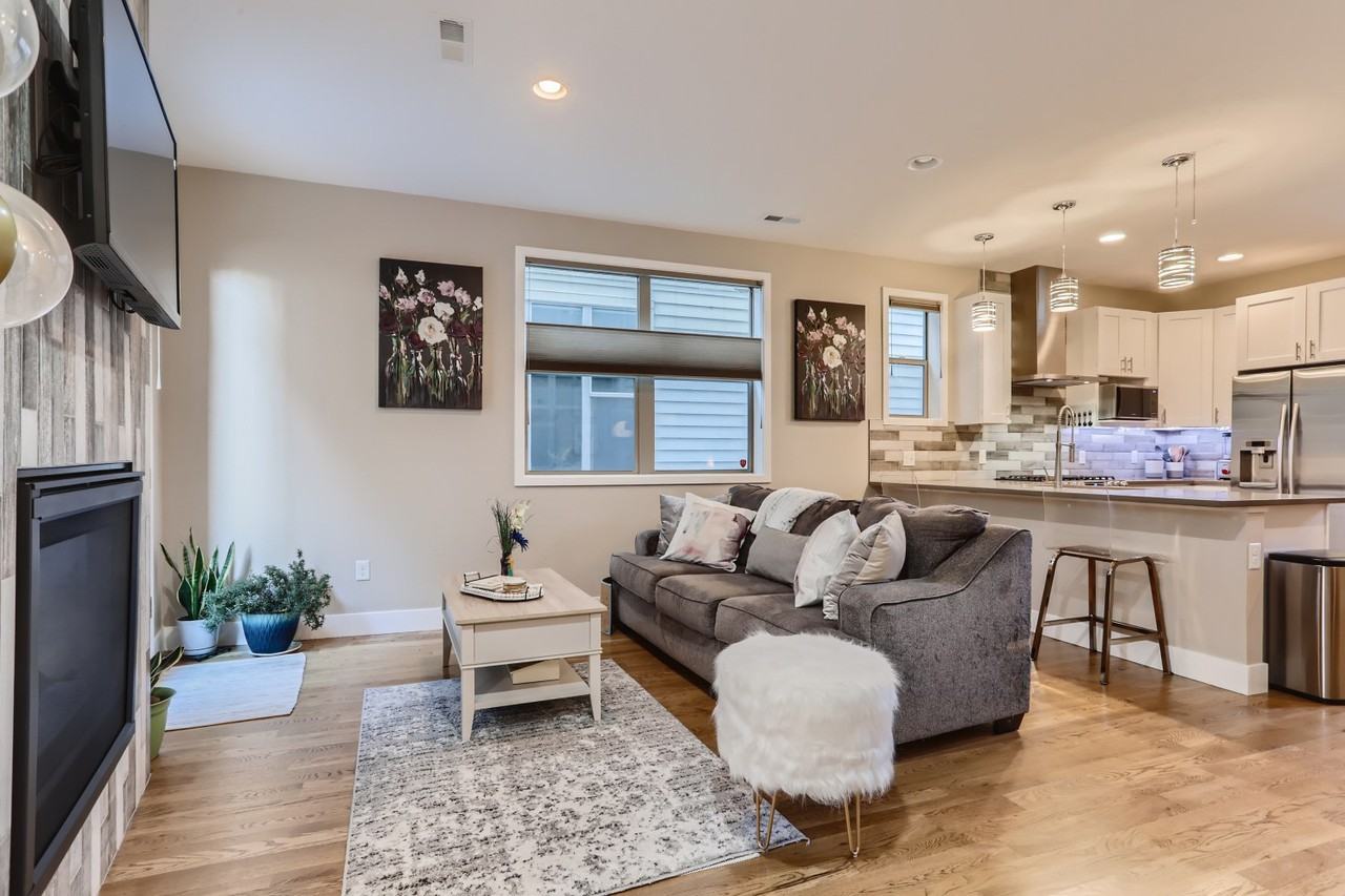 1261 N Perry St #1 - Photo 5 of 20