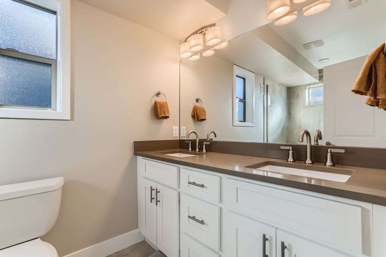 1261 N Perry St #1 - Photo 7 of 20