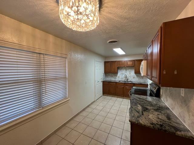 2919 Nw Euclid Ave #1 - Photo 3 of 10