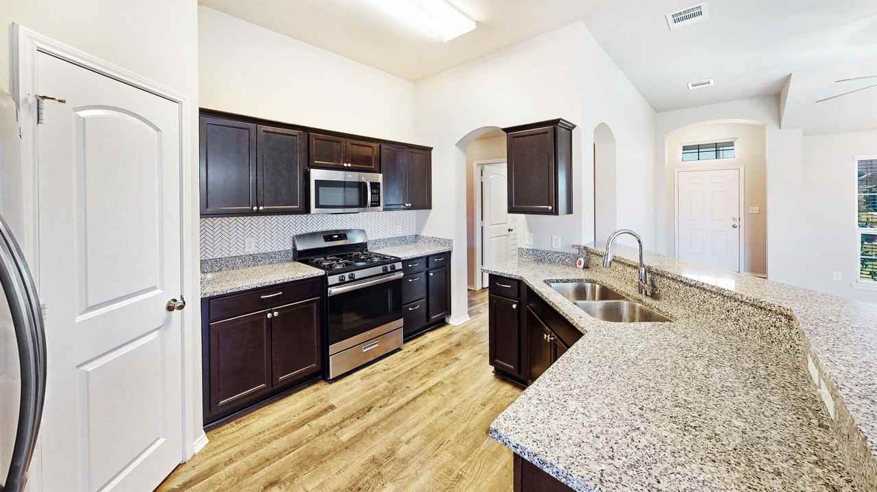 812 Mockingbird St #1 - Photo 3 of 13