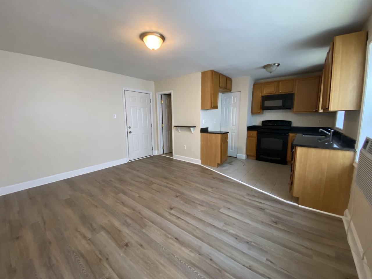 124 East 3rd Avenue - 13Unit 13 #13 - Photo 3 of 7