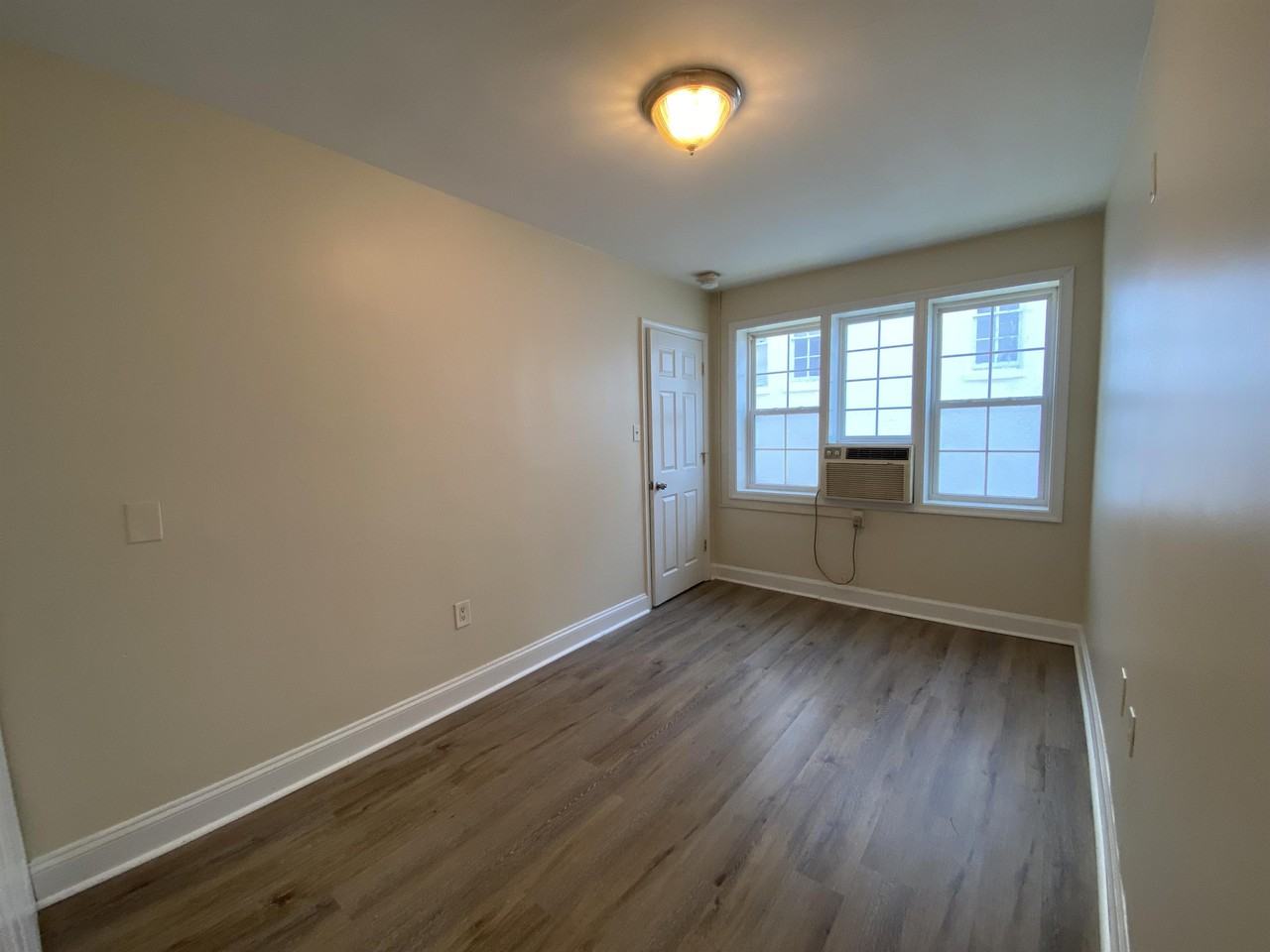 124 East 3rd Avenue - 13Unit 13 #13 - Photo 5 of 7