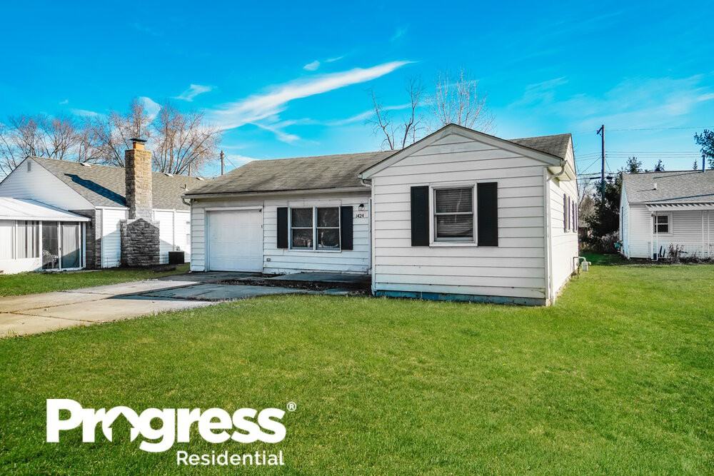 1424 Crest Rd - Photo 3 of 24