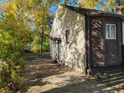 4845 University Pl - Photo 2 of 3