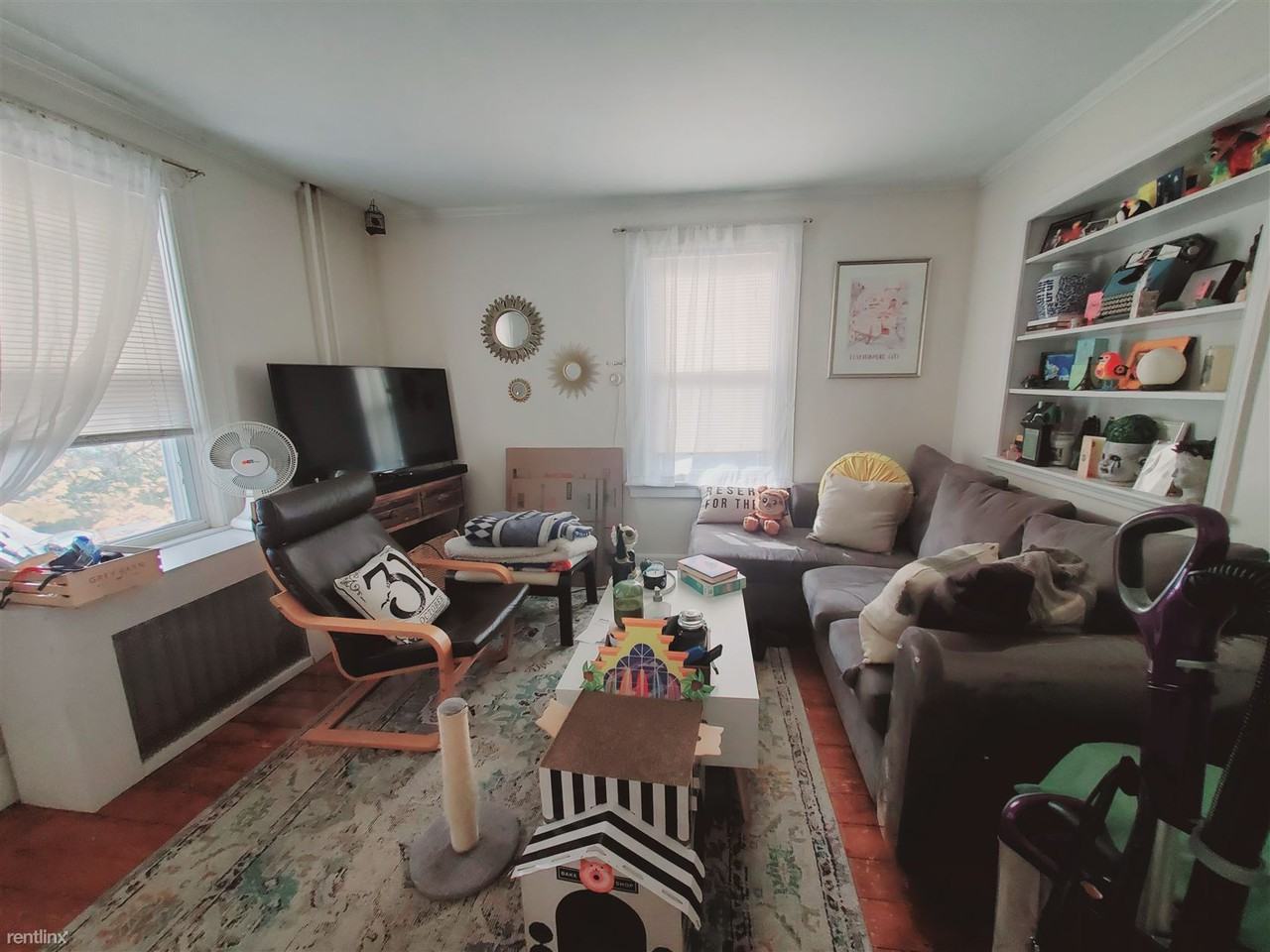 67 4th St - Photo 2 of 7