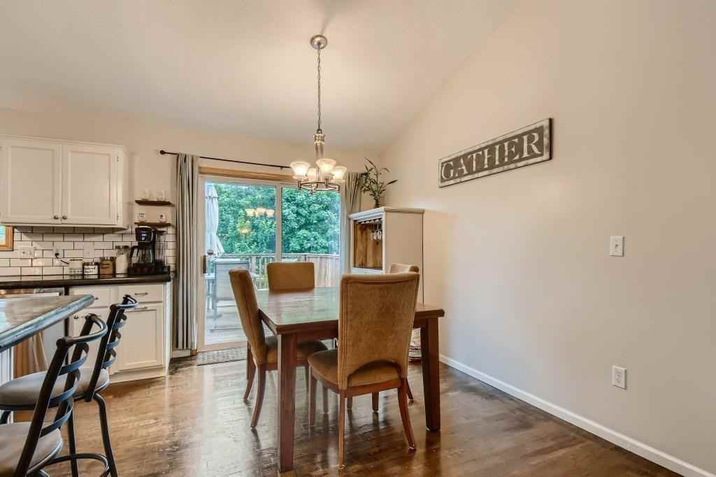 25732 Goldfinch Ave - Photo 3 of 8