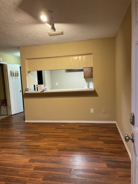 28 W Creek Ln - Photo 6 of 24