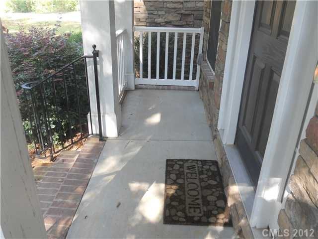 3019 Waxhaw Crossing Dr - Photo 2 of 16