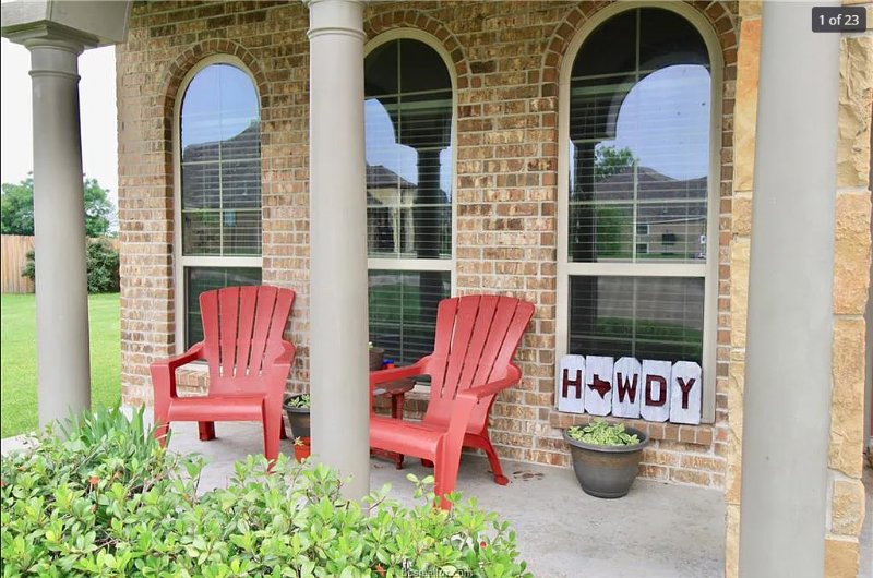 208 Pebble Ct - Photo 3 of 19