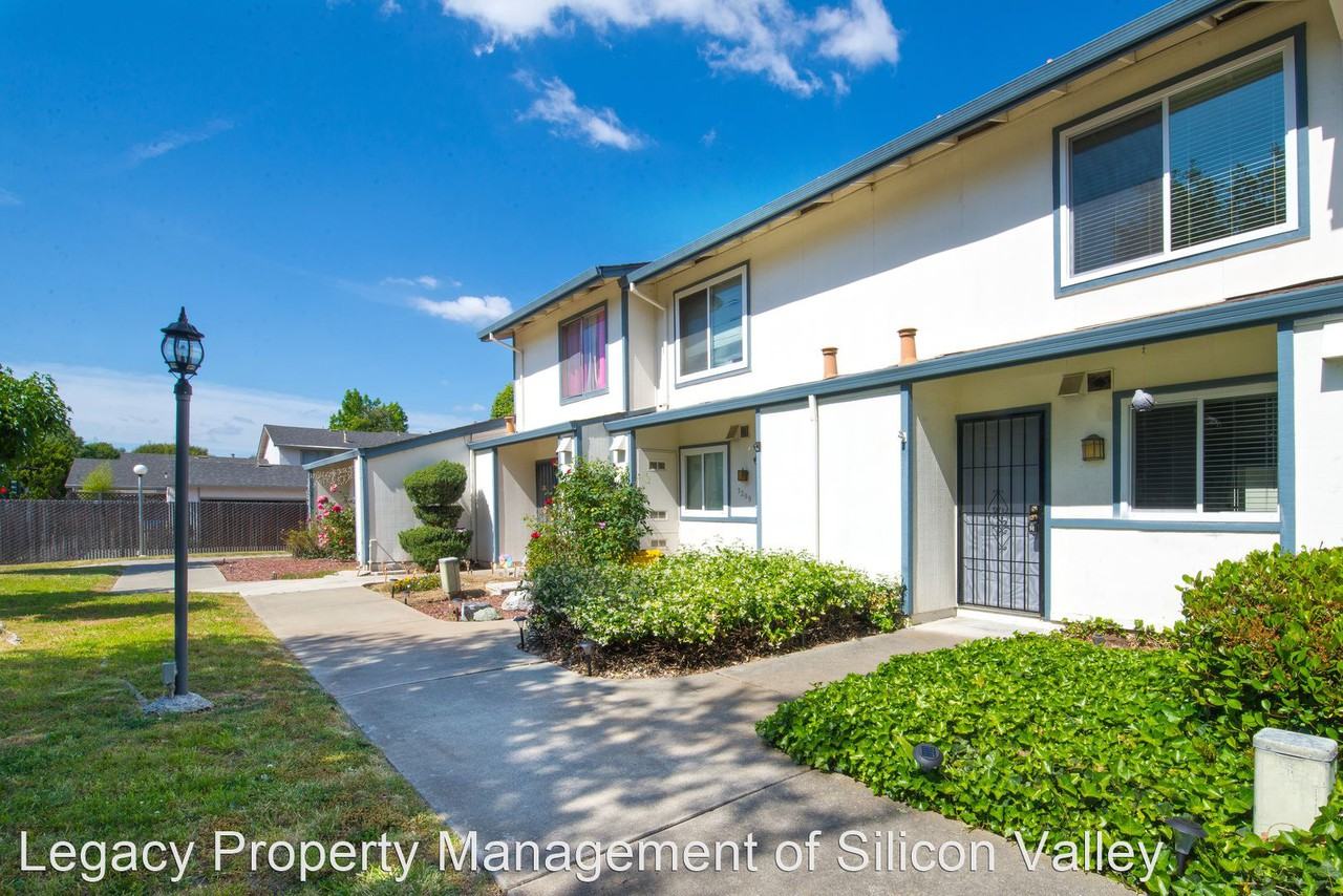 3211 Halbreath Ct - Photo 2 of 12