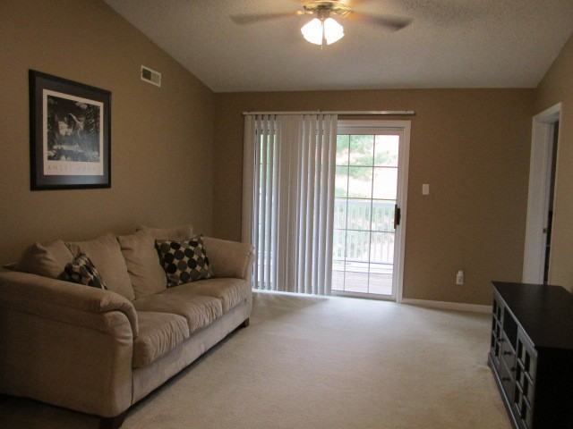 9209 Bent Pine Ct #C - Photo 3 of 12