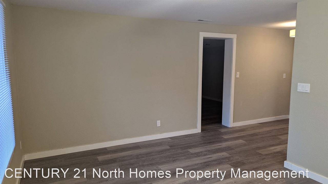 23004 52nd Ave W - Photo 3 of 14