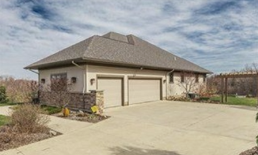 2385 Rivers Edge - Photo 2 of 13