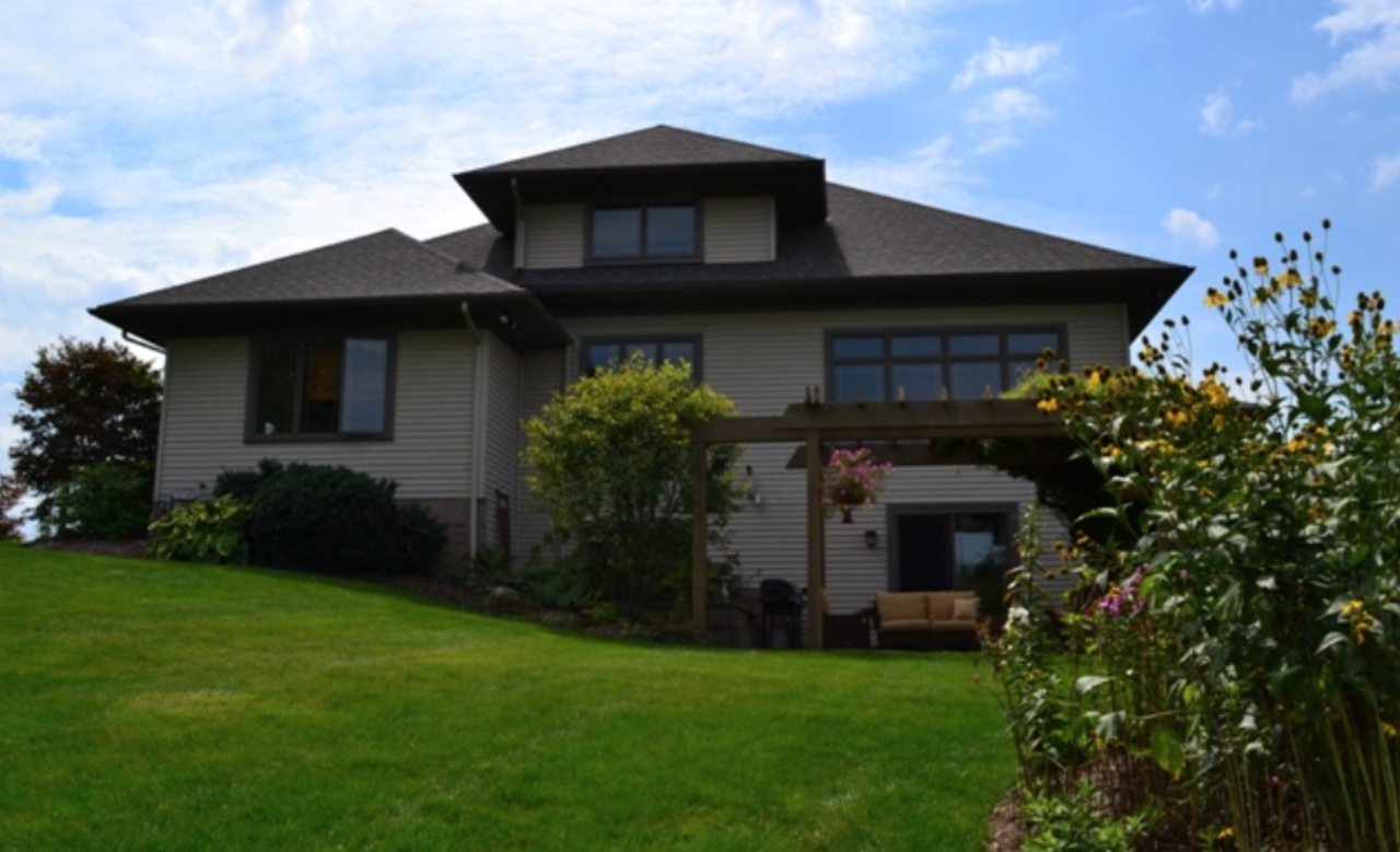 2385 Rivers Edge - Photo 3 of 13