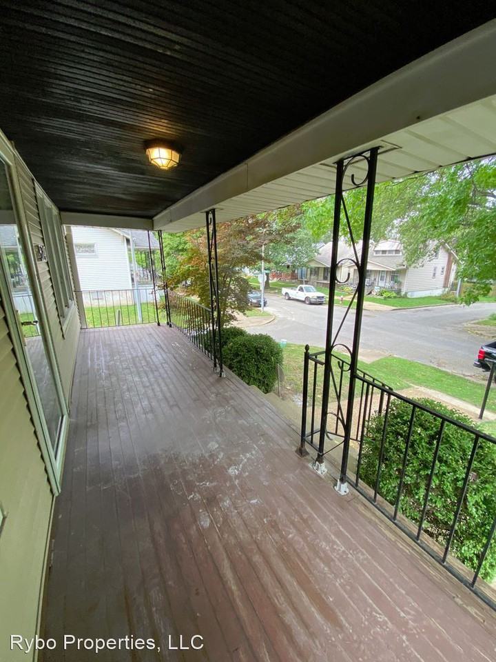 5240 Dewey Ave - Photo 3 of 30