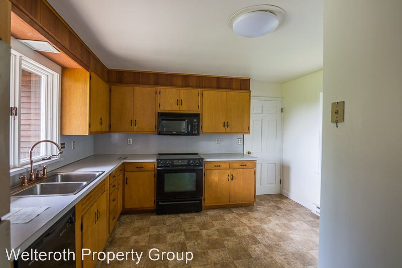 2875 Quaker State Rd - Photo 2 of 15