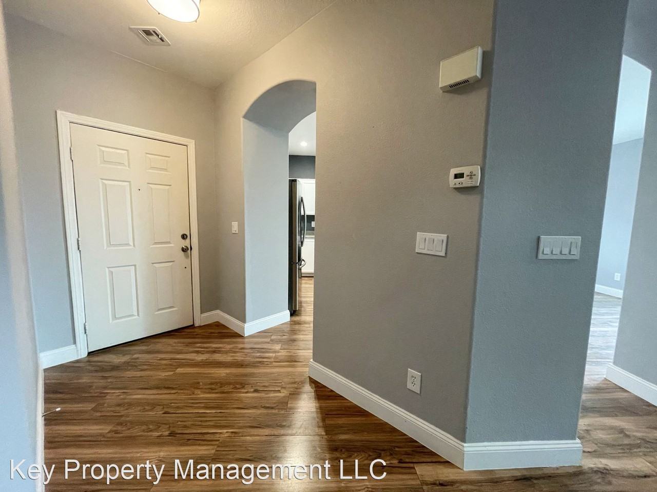2825 Woodland Park Ave - Photo 2 of 34