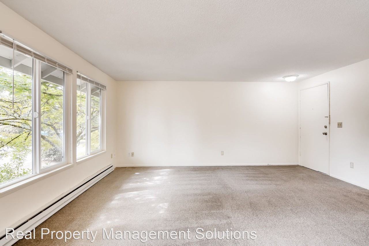 1120 NE 17th Ave - Photo 2 of 8