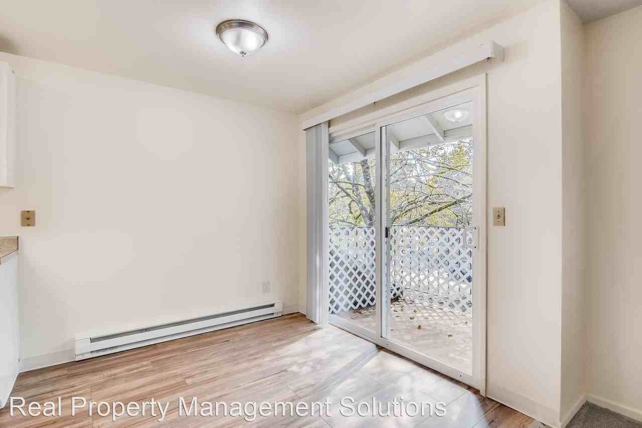 1120 NE 17th Ave - Photo 3 of 8