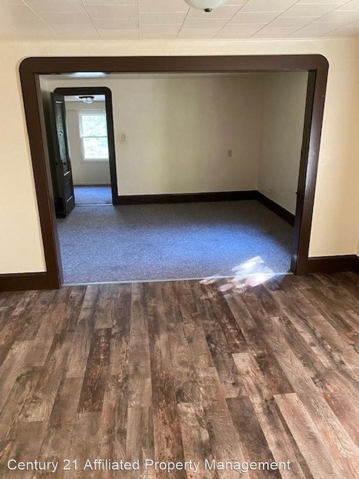 953, 953 1/2, 957, 957 1/2 Vernon Ave - Photo 2 of 7