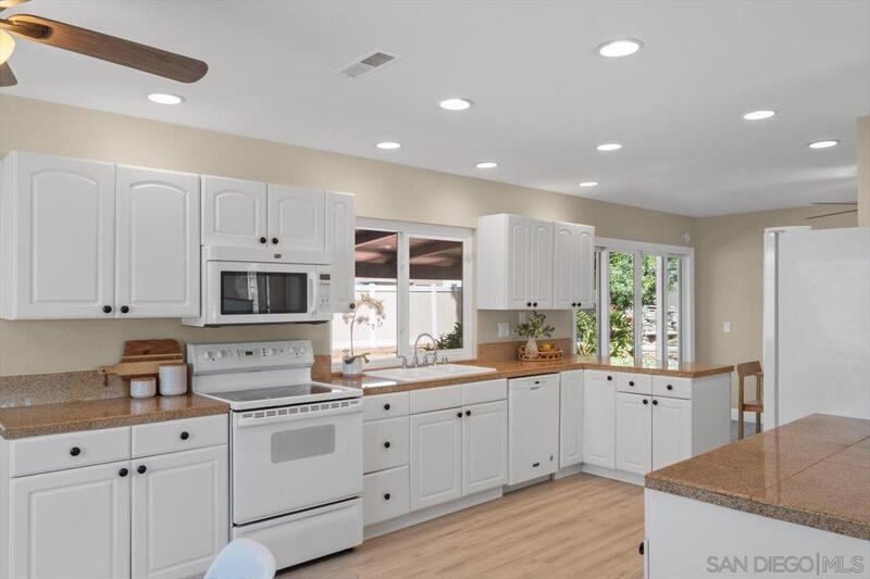 1975 David Dr - Photo 2 of 15