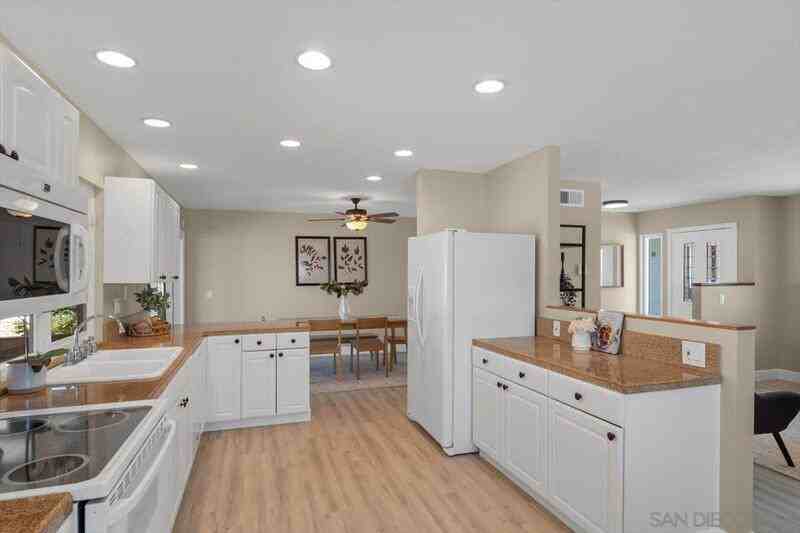 1975 David Dr - Photo 3 of 15