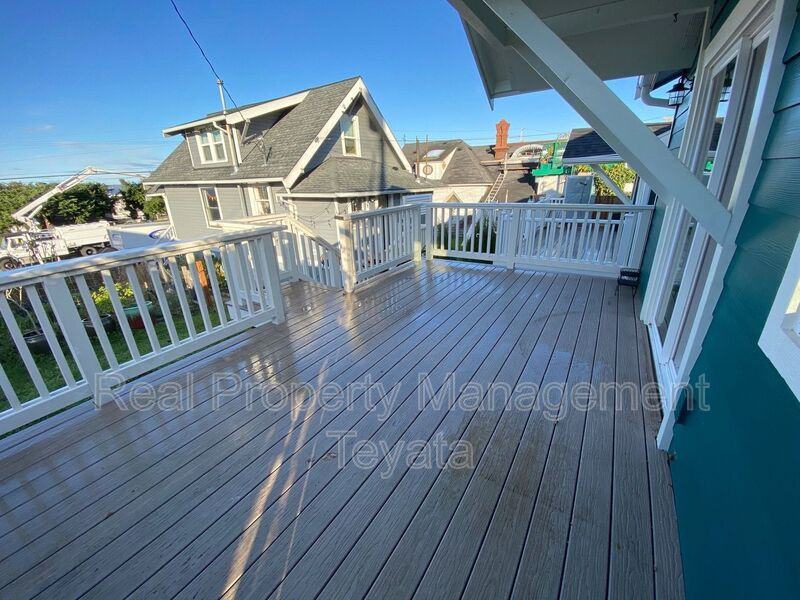 617 11th St - Photo 3 of 17