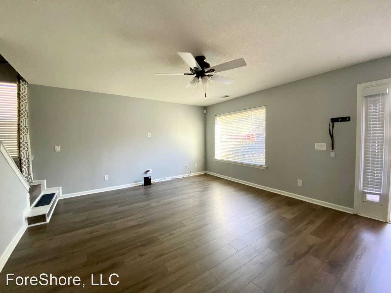 470 Live Oak Walk - Photo 3 of 14