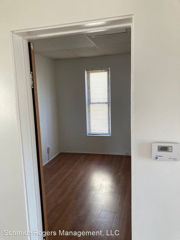 114 E River St #1 - Photo 3 of 8