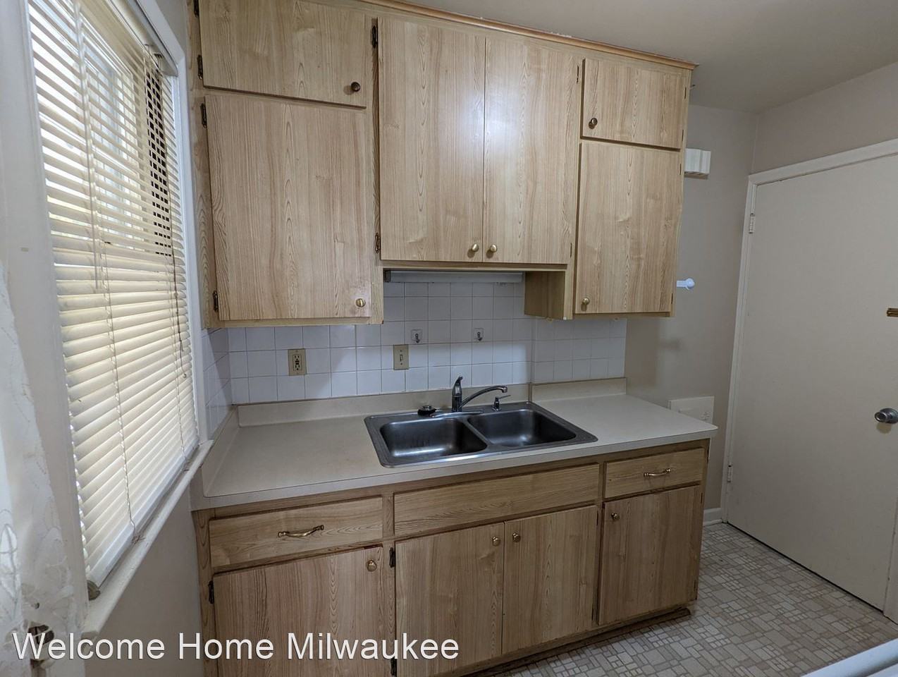 4120-4122 N Bartlett Avenue - Photo 2 of 7