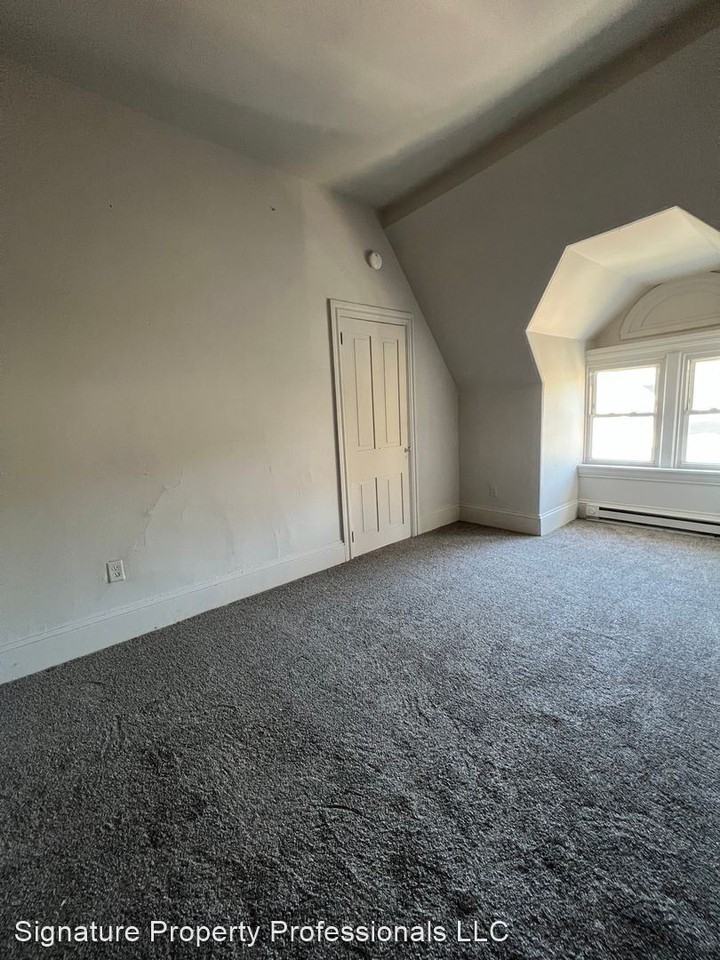 751 Maple Street - Photo 2 of 7