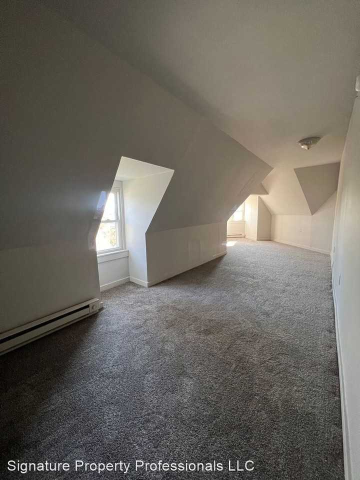 751 Maple Street - Photo 3 of 7