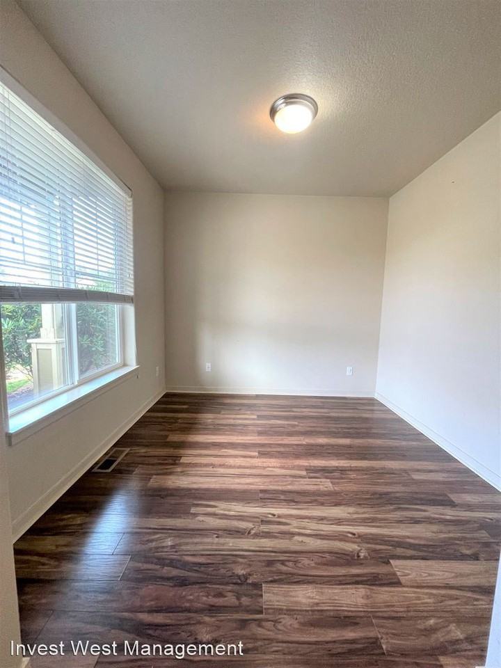 10509 Ne 68th Ave - Photo 3 of 20