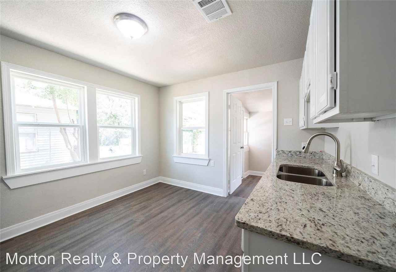 3261 Todd Ave - Photo 2 of 6