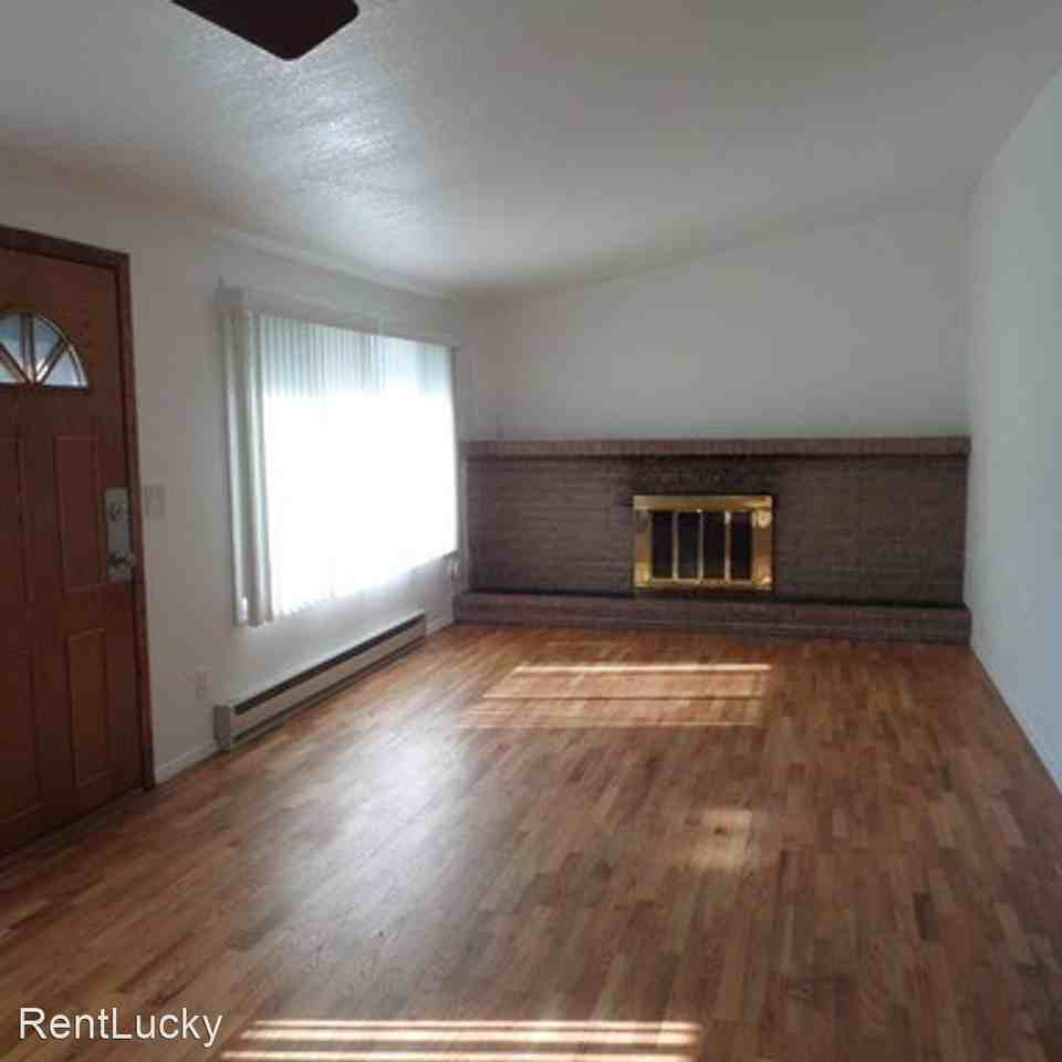 24318 16th Ave S - Photo 3 of 18