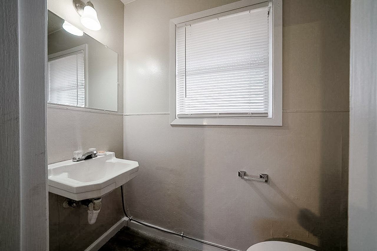 Lillian St - Photo 7 of 21