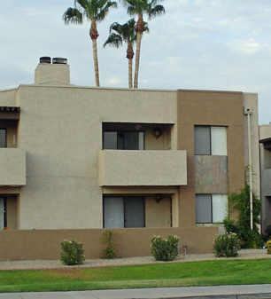 1065 W 1st ST - Photo 2 of 20