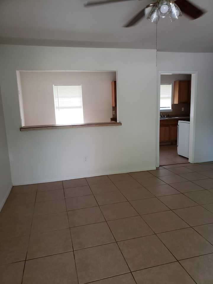 1001 S 21st St - Photo 3 of 7