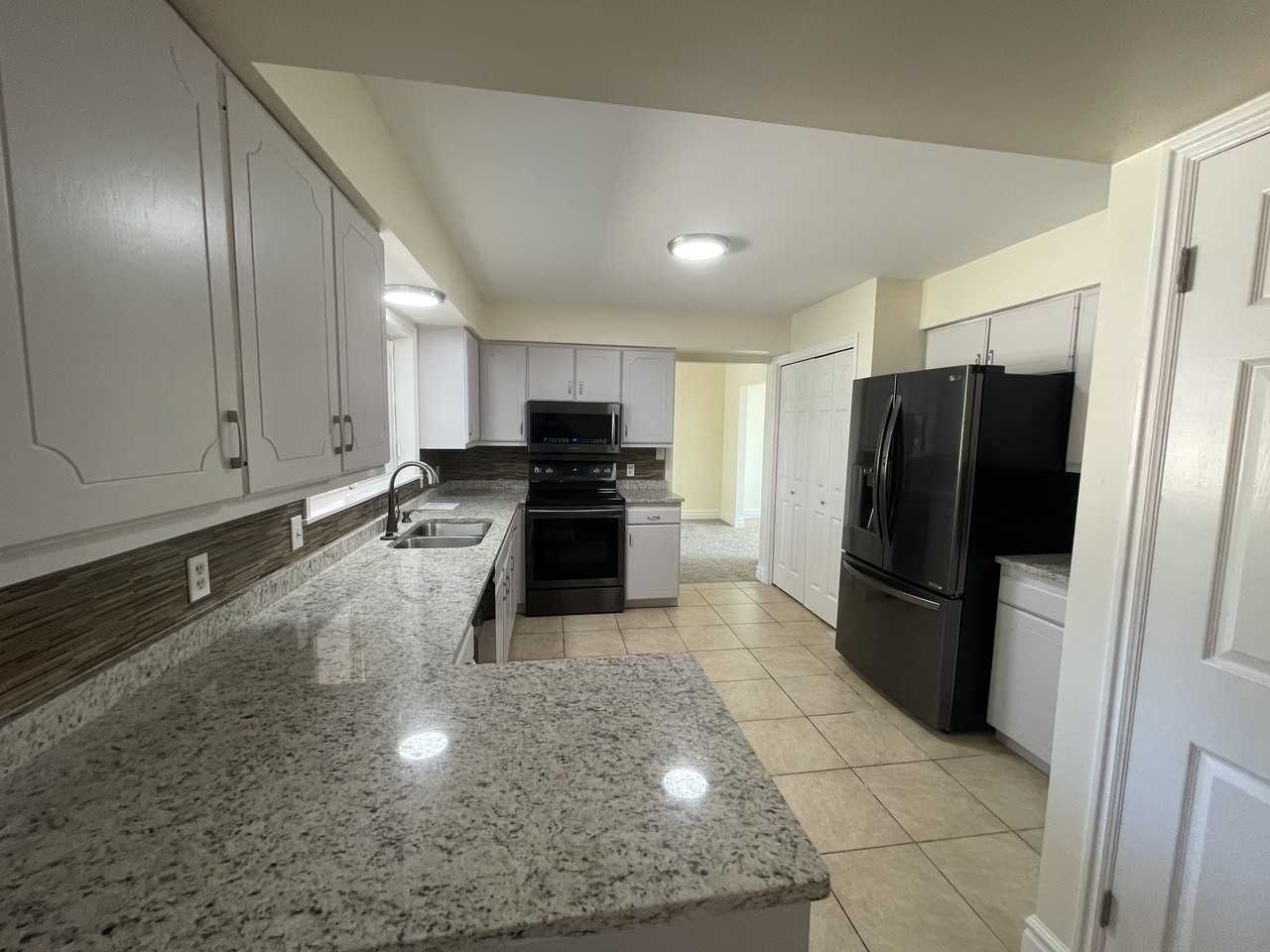 1391 E Buttercup Dr - Photo 3 of 19