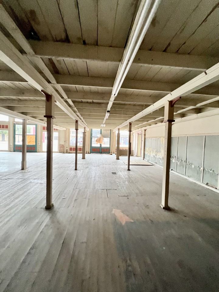 225 E Clark St - Photo 3 of 3