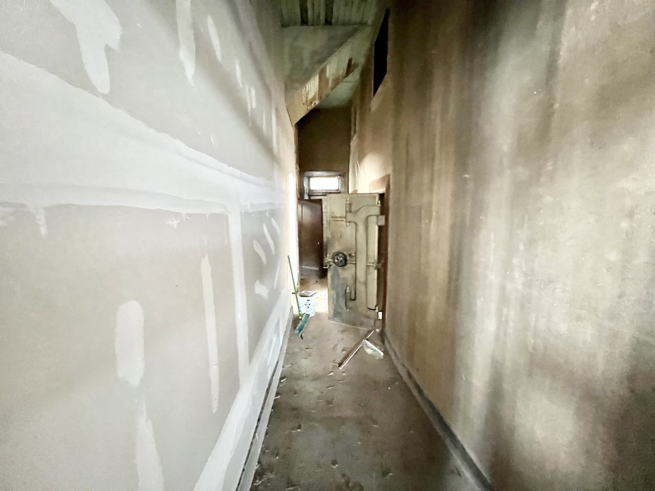 143 E Clark St - Photo 2 of 6