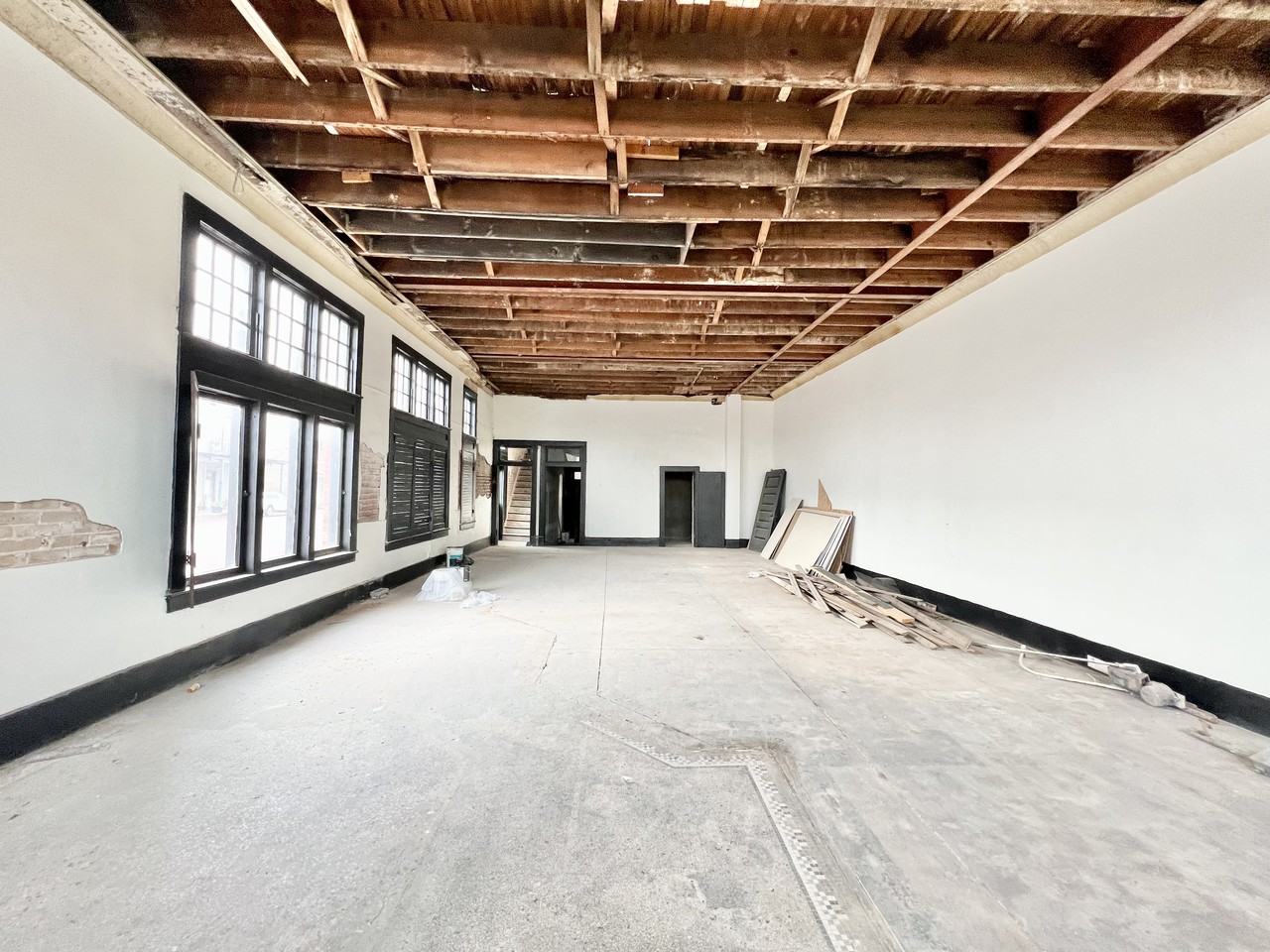 143 E Clark St - Photo 3 of 6