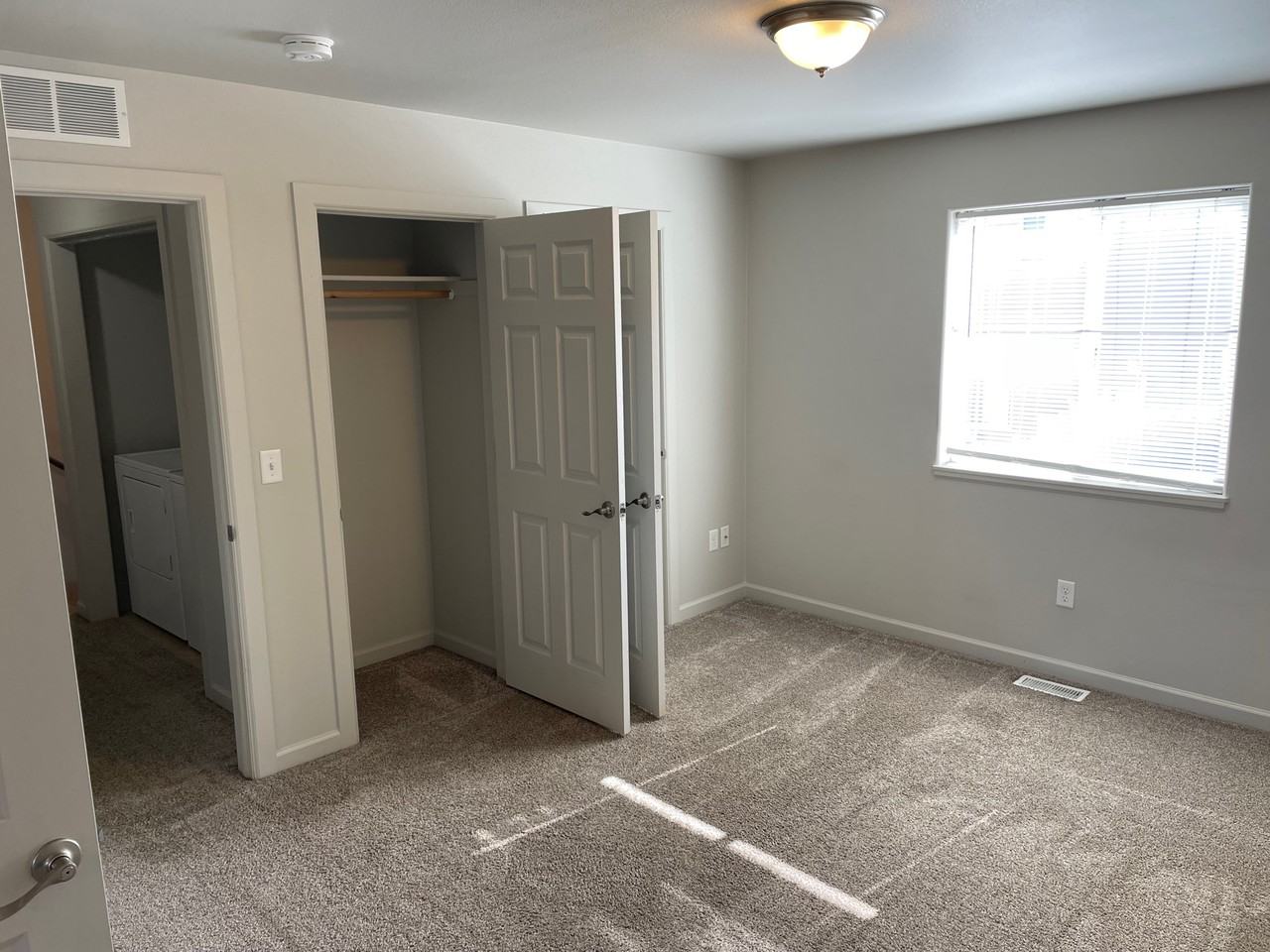 5803 Victoria Ave #B - Photo 6 of 10