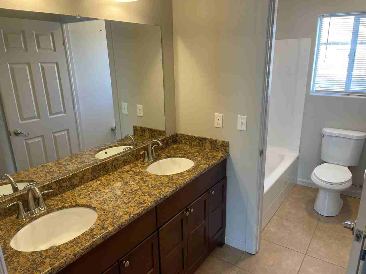 5803 Victoria Ave #B - Photo 7 of 10