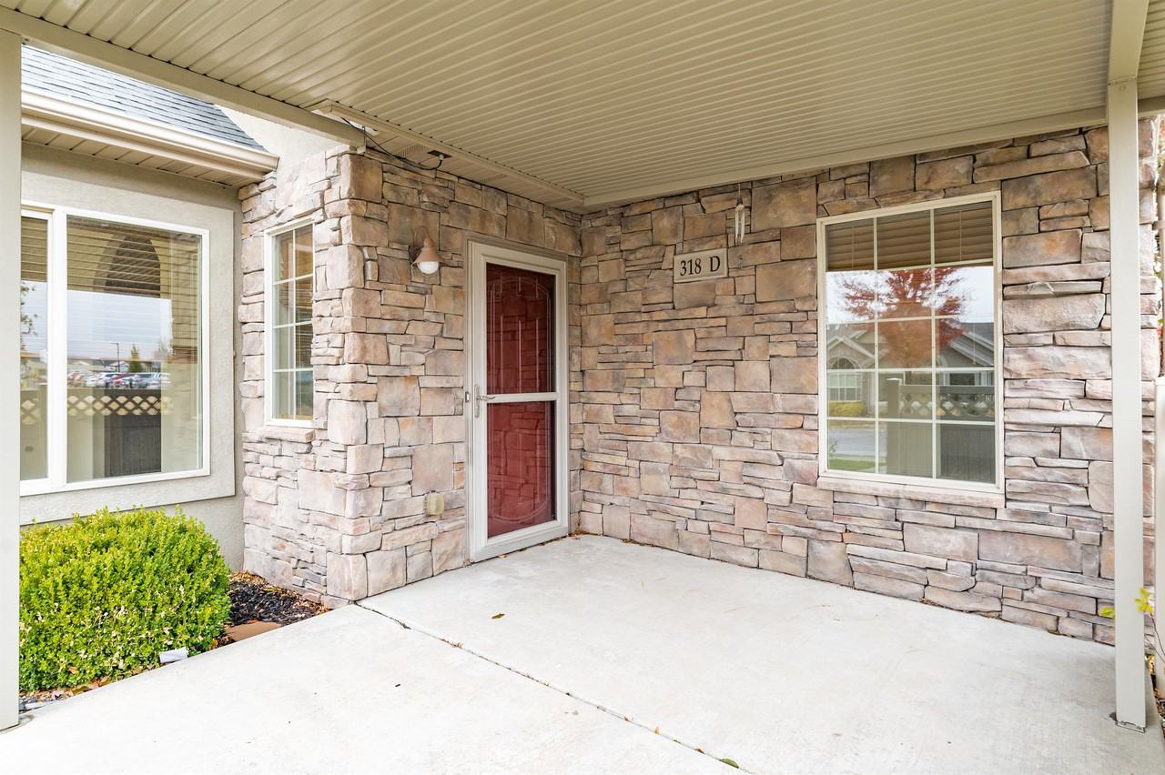 318 E 2230 N #1 - Photo 3 of 22